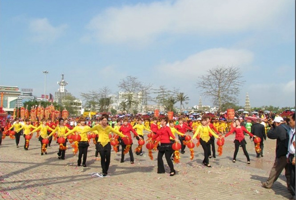 2012年雷州市元宵民俗文化大巡游图片